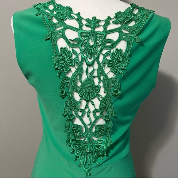 Frank Lyman V-Neck Rouched Waist Sleeveless Embroidery Accent Green Top - Picture 10 of 16